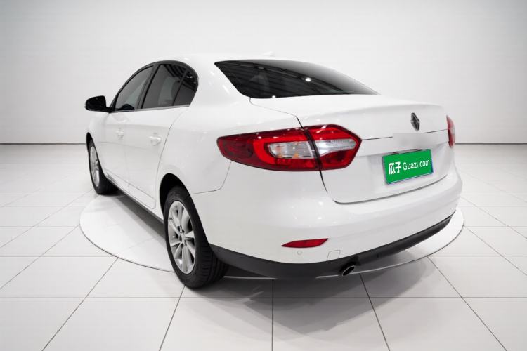 Used Renault Fluence 2015 2.0L Fashion Edition Rear Left 45 Deg