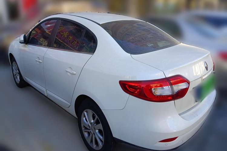 Used Renault Fluence 2015 2.0L Fashion Edition Rear Left 45 Deg