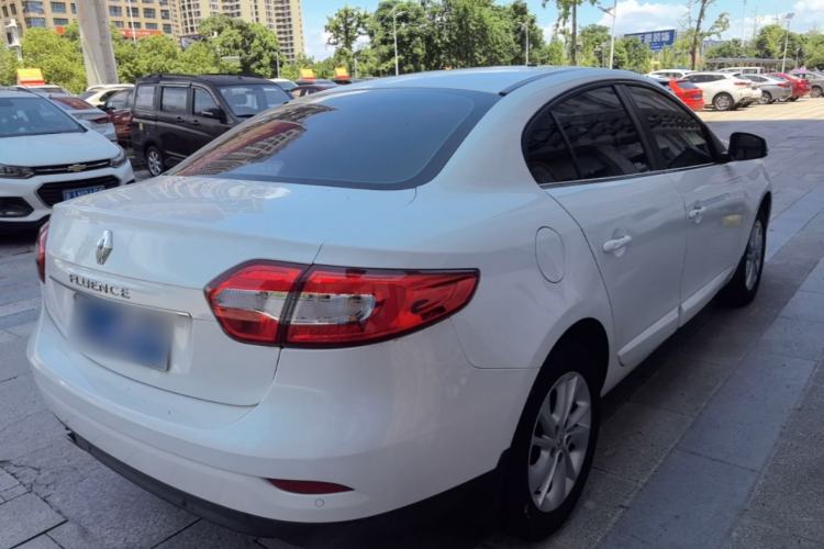 Used Renault Fluence 2015 2.0L Fashion Edition Rear Right 45 Deg