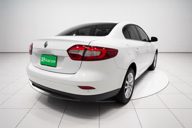 Used Renault Fluence 2015 2.0L Fashion Edition Rear Right 45 Deg