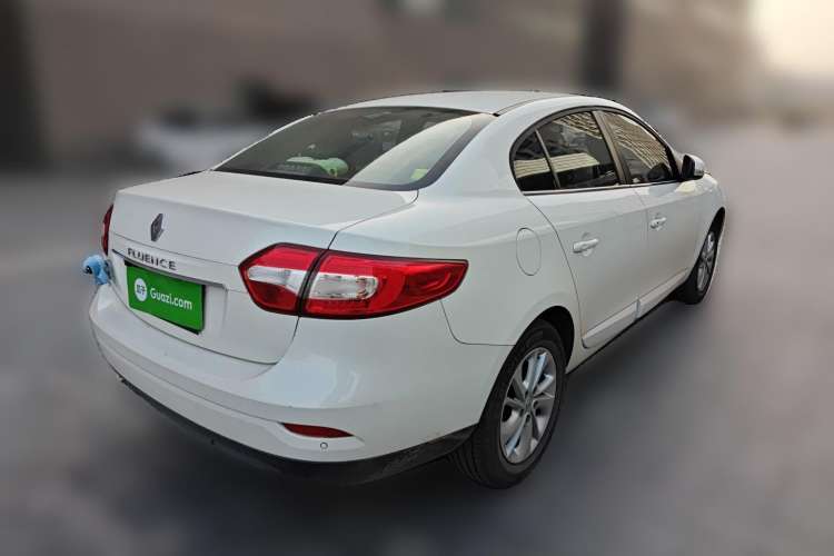 Used Renault Fluence 2015 2.0L Fashion Edition Rear Right 45 Deg