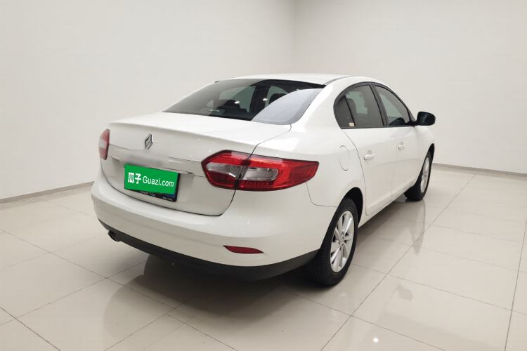 Used Renault Fluence 2015 2.0L Fashion Edition Rear Right 45 Deg