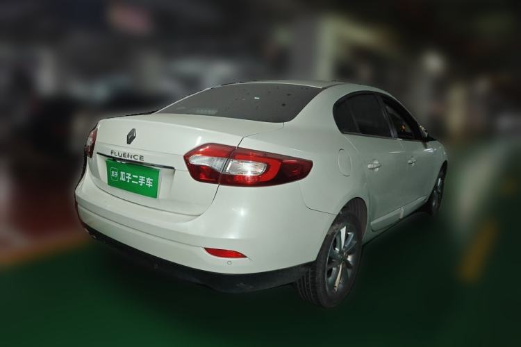 Used Renault Fluence 2015 2.0L Fashion Edition Rear Right 45 Deg