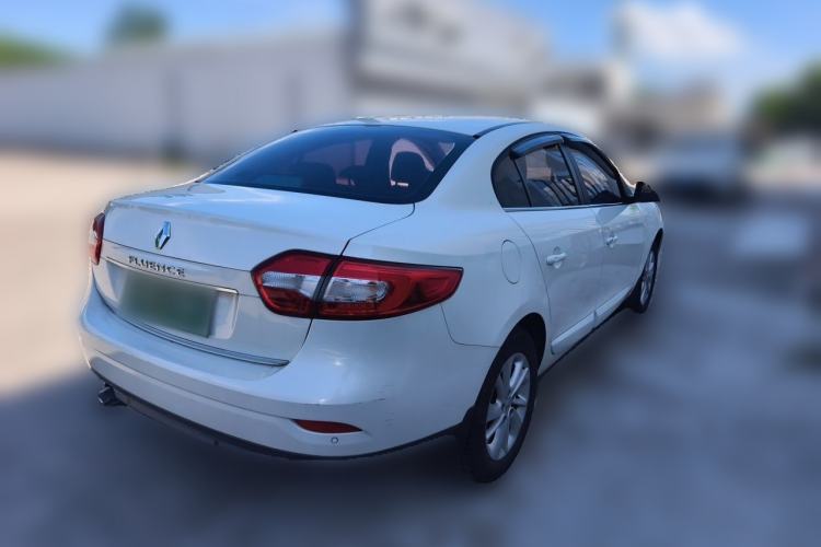 Used Renault Fluence 2015 2.0L Fashion Edition Rear Right 45 Deg