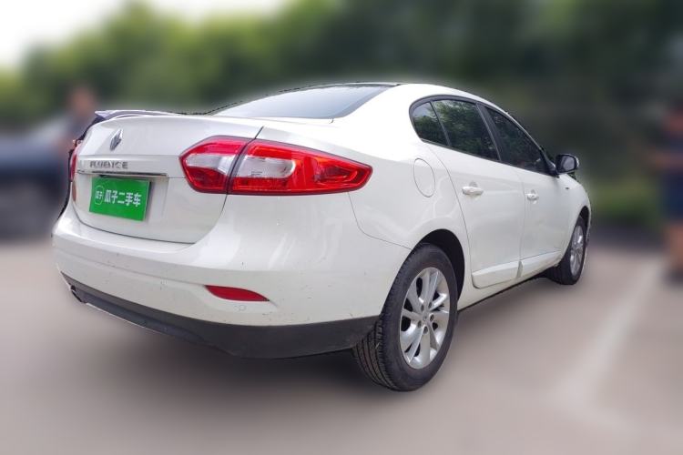 Used Renault Fluence 2015 2.0L Fashion Edition Rear Right 45 Deg