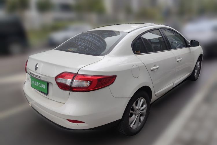Used Renault Fluence 2015 2.0L Fashion Edition Rear Right 45 Deg