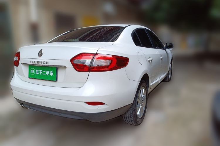 Used Renault Fluence 2015 2.0L Fashion Edition Rear Right 45 Deg
