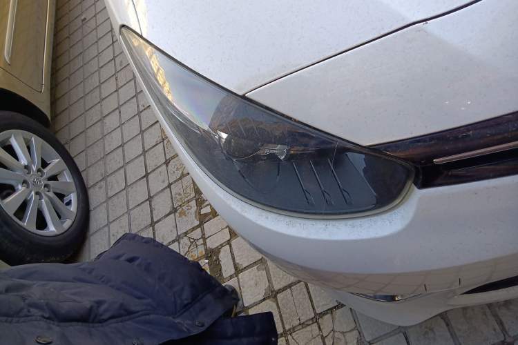 Used Renault Fluence 2015 2.0L Fashion Edition Right Front Headlight