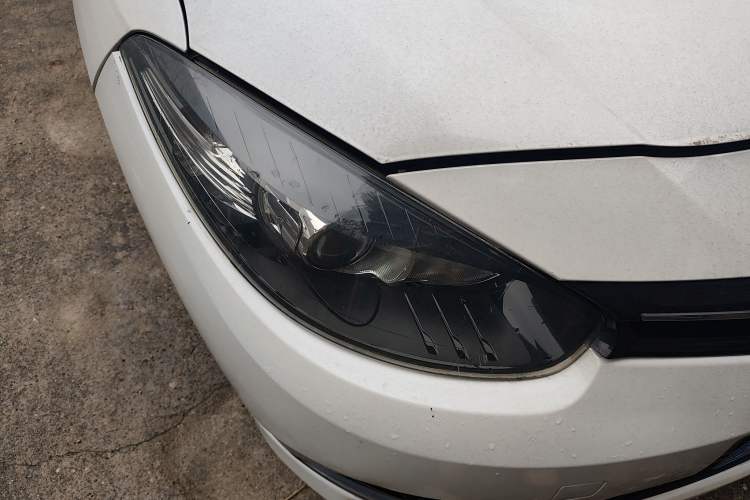 Used Renault Fluence 2015 2.0L Fashion Edition Right Front Headlight