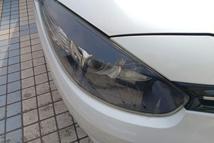 Used Renault Fluence 2015 2.0L Fashion Edition Right Front Headlight