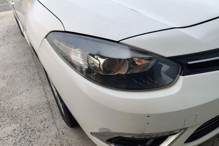 Used Renault Fluence 2015 2.0L Fashion Edition Right Front Headlight