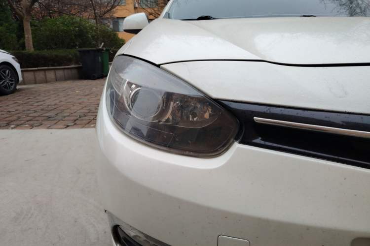 Used Renault Fluence 2015 2.0L Standard Edition Right Front Headlight
