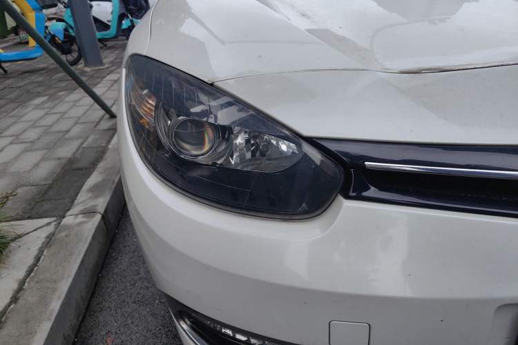 Used Renault Fluence 2015 2.0L Fashion Edition Right Front Headlight