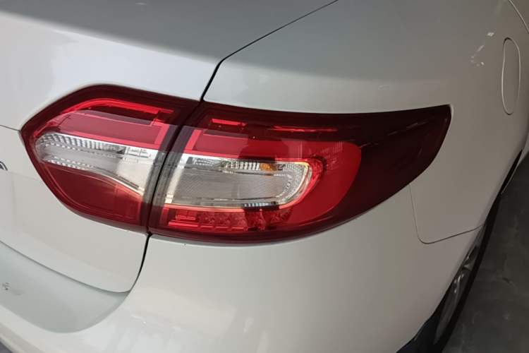 Used Renault Fluence 2015 2.0L Fashion Edition Right Rear Taillight