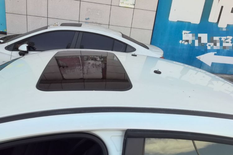 Used Renault Fluence 2015 2.0L Fashion Edition Roof