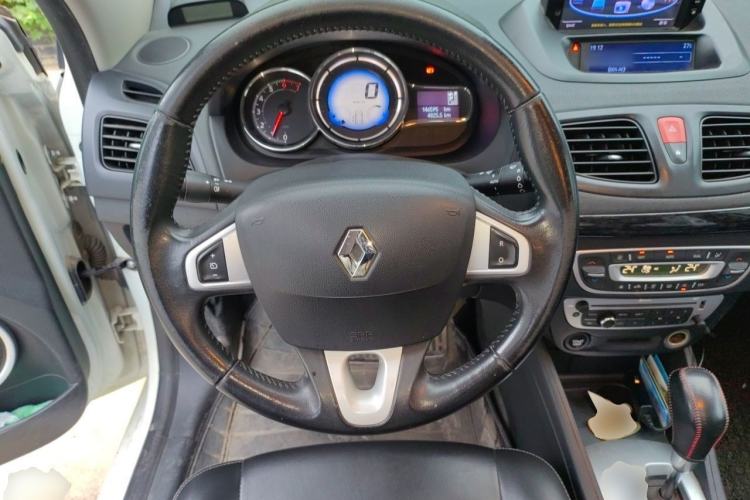 Used Renault Fluence 2015 2.0L Fashion Edition Steering Wheel