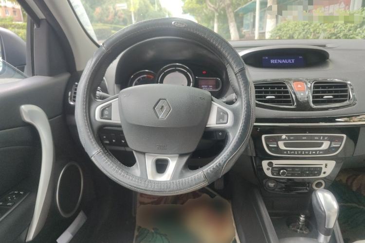 Used Renault Fluence 2015 2.0L Standard Edition Steering Wheel