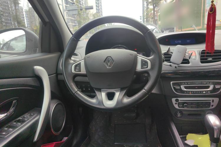 Used Renault Fluence 2015 2.0L Fashion Edition Steering Wheel