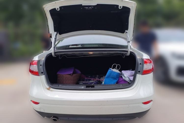 Used Renault Fluence 2015 2.0L Fashion Edition Trunk