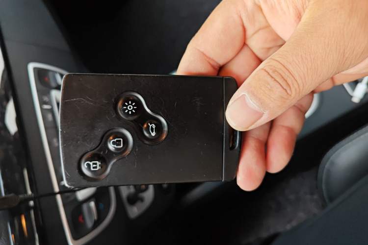 Used Renault Fluence 2015 2.0L Fashion Edition Vehicle Key