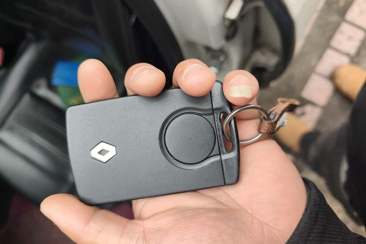 Used Renault Fluence 2015 2.0L Fashion Edition Vehicle Key