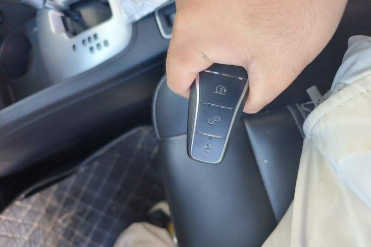 Used Renault Fluence 2015 2.0L Fashion Edition Vehicle Key