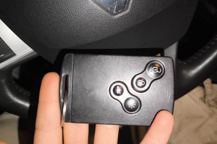 Used Renault Fluence 2015 2.0L Fashion Edition Vehicle Key