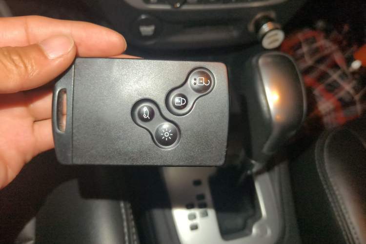 Used Renault Fluence 2015 2.0L Fashion Edition Vehicle Key