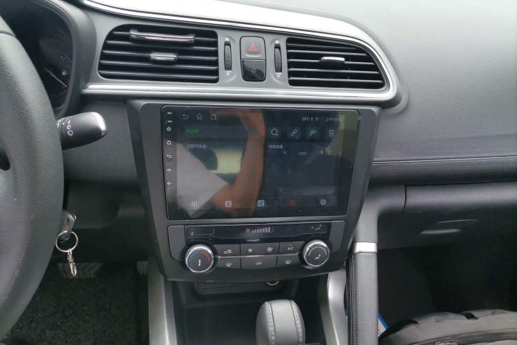 Used Renault Kadjar 2017 2.0L Two-Wheel Drive Fashion Edition Audio And AC Panel