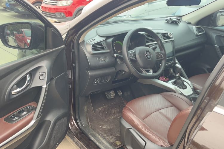 Used Renault Kadjar 2017 2.0L Two-Wheel Drive Comfort Edition Interior 2