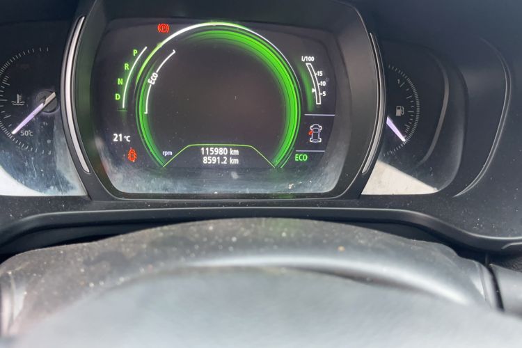 Used Renault Kadjar 2017 2.0L Two-Wheel Drive Comfort Edition Odometer Close Up