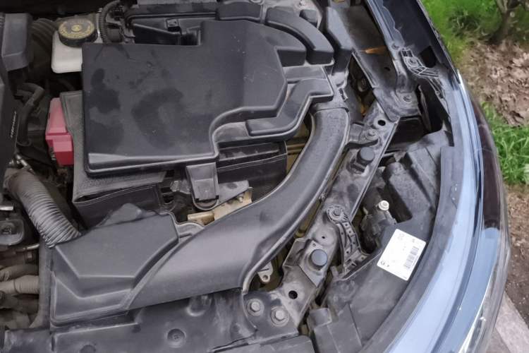 Used Renault Kadjar 2016 2.0L Two-Wheel-Drive Luxury Edition Engine Bay Left