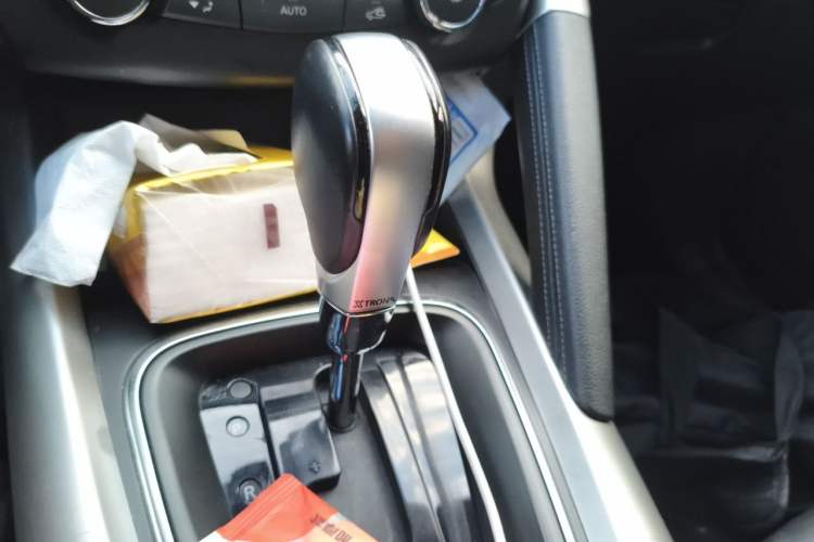 Used Renault Kadjar 2016 2.0L Two-Wheel-Drive Luxury Edition Gear Lever