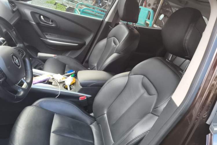 Used Renault Kadjar 2016 2.0L Two-Wheel-Drive Luxury Edition Left Front Seat