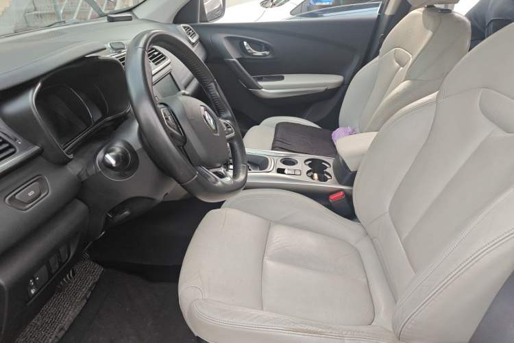 Used Renault Kadjar 2016 2.0L Two-Wheel-Drive Luxury Edition Left Front Seat