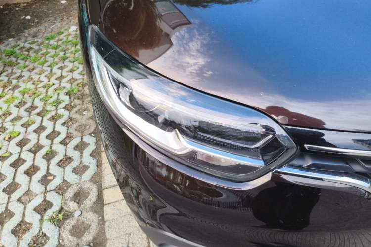 Used Renault Kadjar 2016 2.0L Two-Wheel-Drive Luxury Edition Right Front Headlight