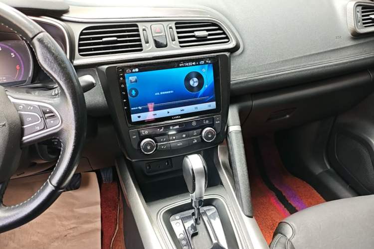 Used Renault Kadjar 2016 2.0L Two-Wheel-Drive Luxury Edition Audio And AC Panel