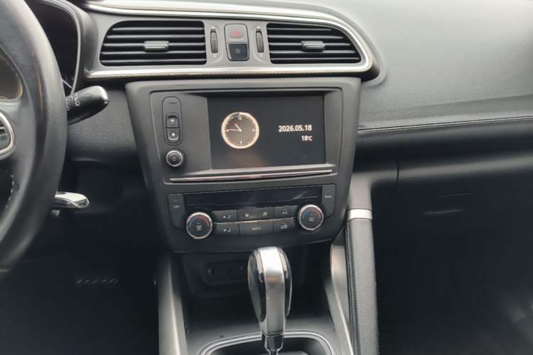 Used Renault Kadjar 2016 2.0L Two-Wheel-Drive Luxury Edition Audio And AC Panel