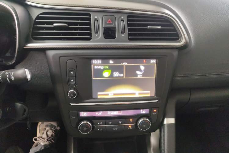 Used Renault Kadjar 2016 2.0L Two-Wheel-Drive Luxury Edition Audio And AC Panel