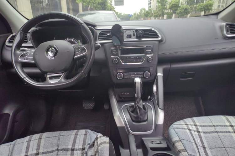 Used Renault Kadjar 2016 2.0L Two-Wheel Drive Leading Edition Center Console