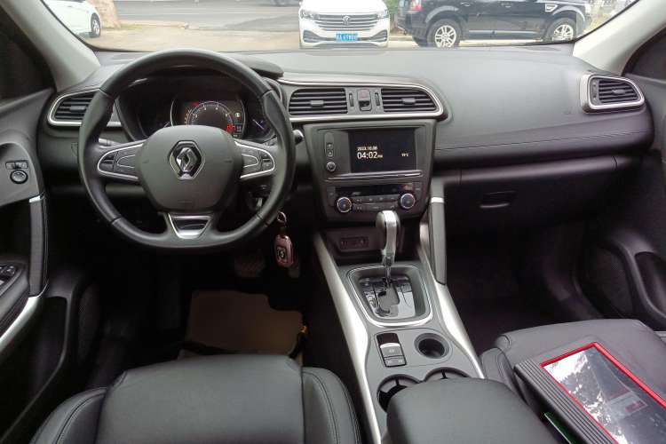 Used Renault Kadjar 2016 2.0L Two-Wheel-Drive Luxury Edition Center Console