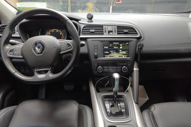 Used Renault Kadjar 2016 2.0L Two-Wheel-Drive Luxury Edition Center Console