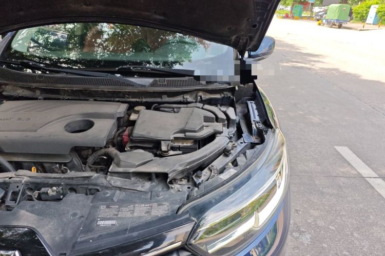 Used Renault Kadjar 2016 2.0L Two-Wheel Drive Comfort Edition Engine Bay Left
