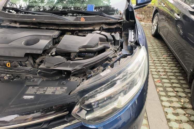Used Renault Kadjar 2016 2.0L Two-Wheel-Drive Luxury Edition Engine Bay Left