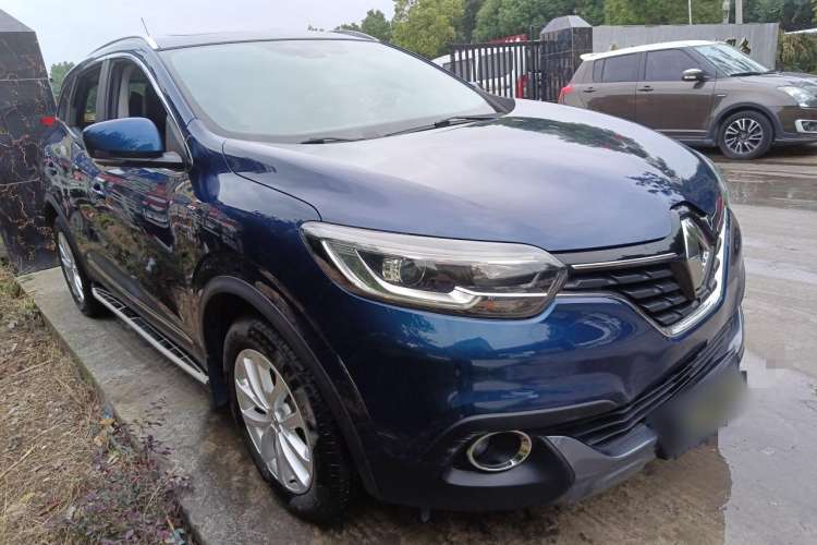 Used Renault Kadjar 2016 2.0L Two-Wheel-Drive Luxury Edition Front Right 45 Deg