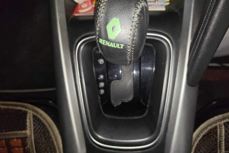 Used Renault Kadjar 2016 2.0L Two-Wheel-Drive Luxury Edition Gear Lever