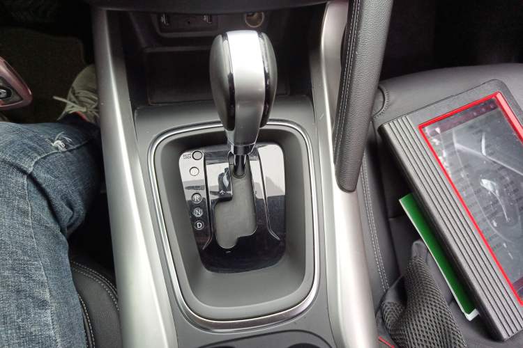 Used Renault Kadjar 2016 2.0L Two-Wheel-Drive Luxury Edition Gear Lever