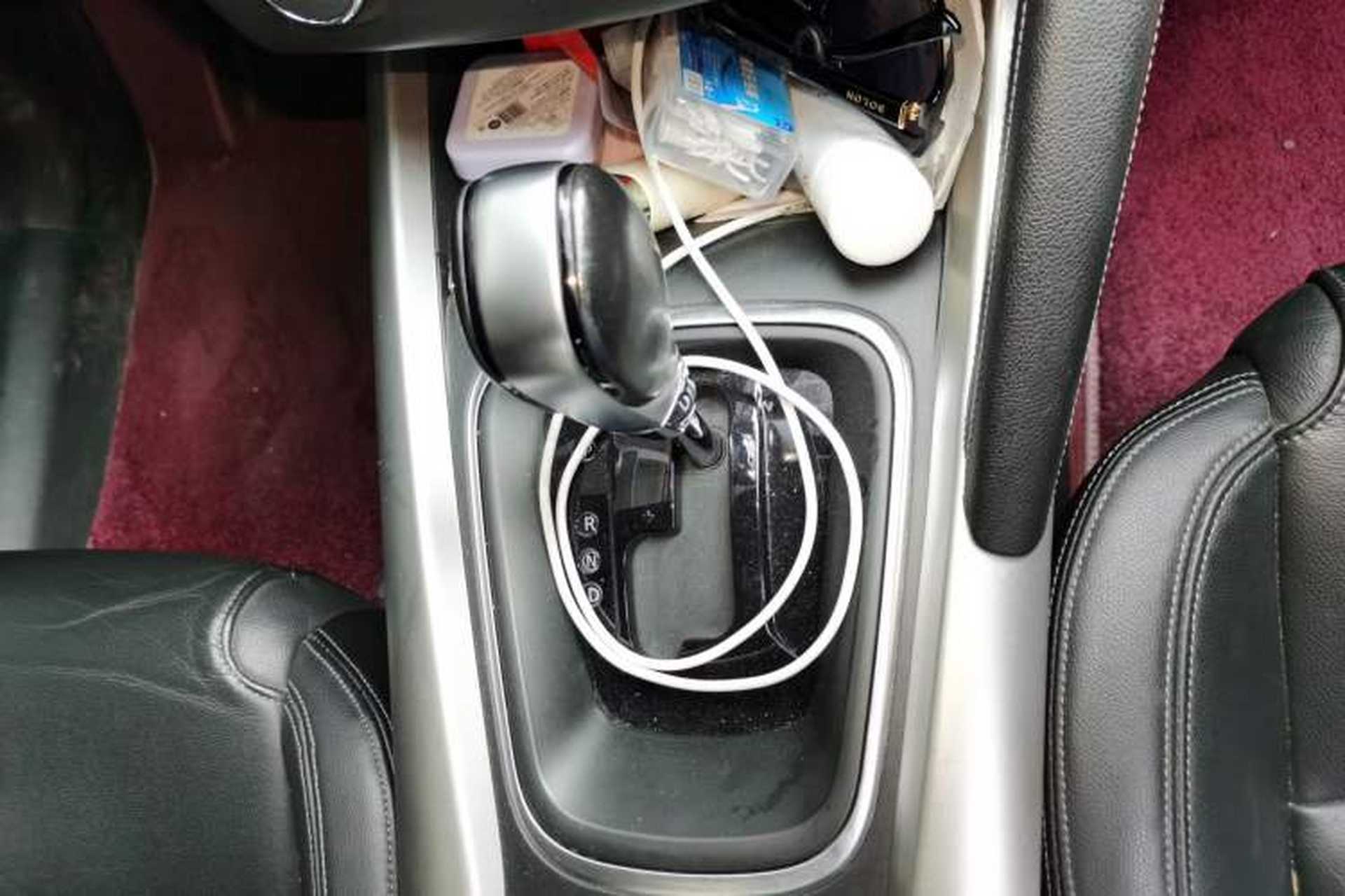 Used Renault Kadjar 2016 2.0L Two-Wheel-Drive Luxury Edition Gear Lever