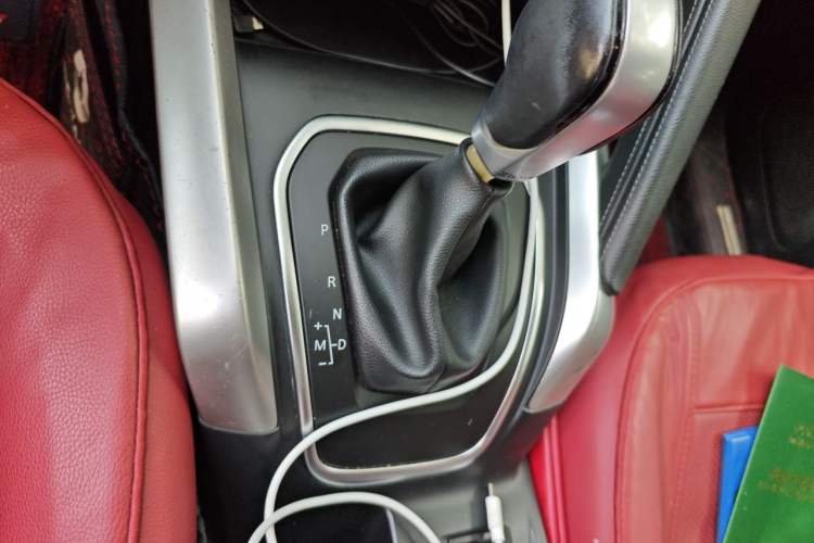 Used Renault Kadjar 2016 2.0L Two-Wheel Drive Comfort Edition Gear Lever