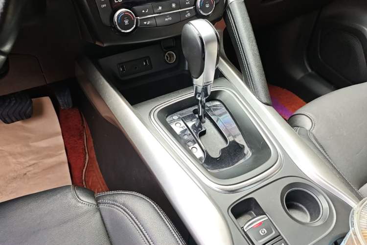 Used Renault Kadjar 2016 2.0L Two-Wheel-Drive Luxury Edition Gear Lever